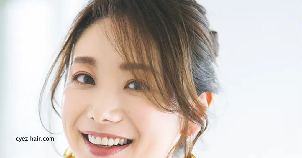 大人のヘアスタイル完全ガイド:最新トレンドから顔型・髪質別おすすめまで 6 ウェーブヘアのアレンジ