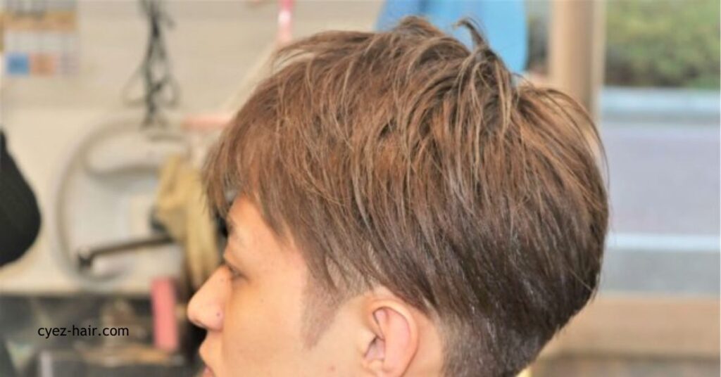 サラリーマン必見!ビジネスシーンで映える最新ヘアスタイル完全ガイド 6 ウェーブ毛向けのスタイル