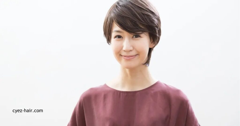 60代女性ヘアスタイル:エレガントさと実用性を兼ね備えた最新トレンド 2 ショートヘアの魅力