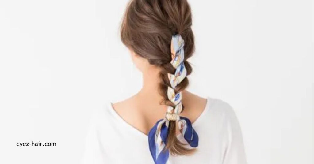 三つ編みヘアスタイル完全ガイド|種類、作り方、アレンジ法を徹底解説 11 スカーフを使った三つ編み