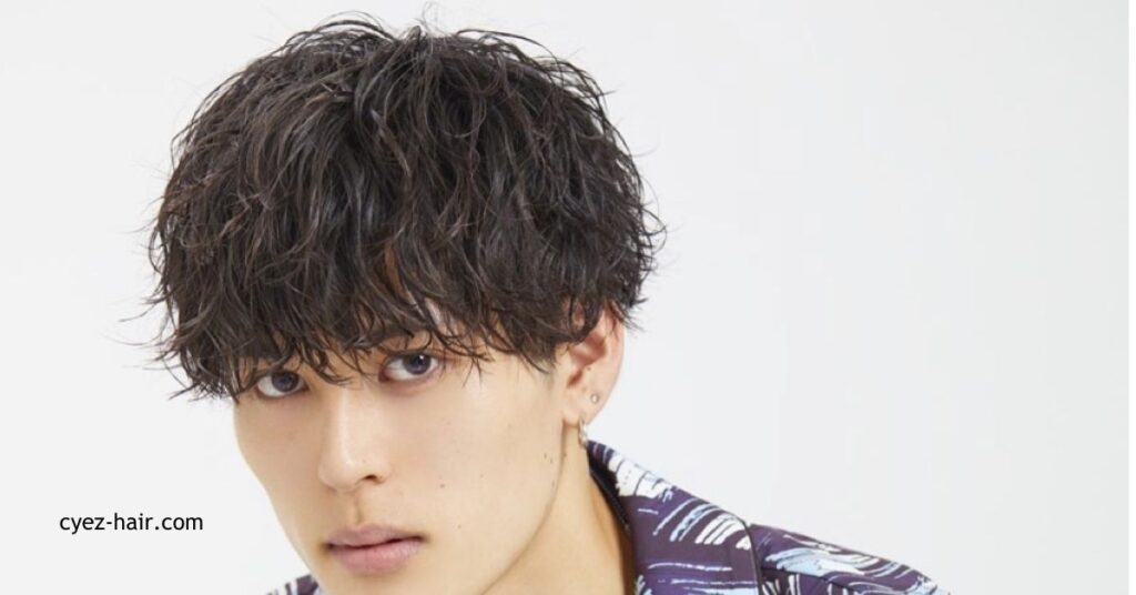 2025年春夏・秋冬対応!メンズ最新ヘアスタイル完全ガイド 6 パーマヘアの最新トレンド