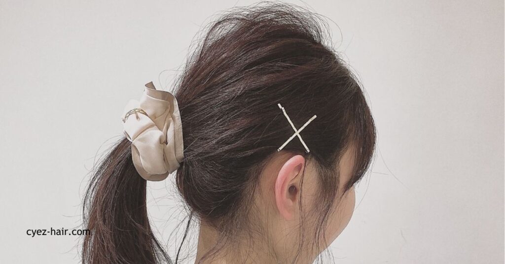 ヘアスタイルポニーテール完全ガイド:多彩なアレンジ方法とスタイリングのコツ 10 ミニヘアピン